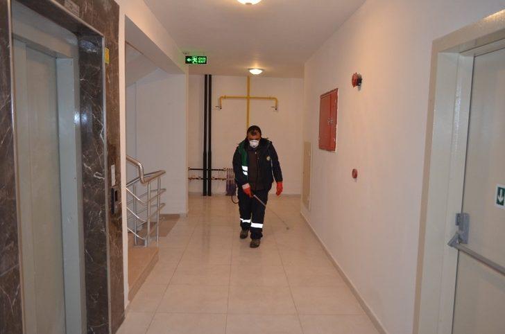 Bünyan Belediyesi apartmanları dezenfekte ediyor G2