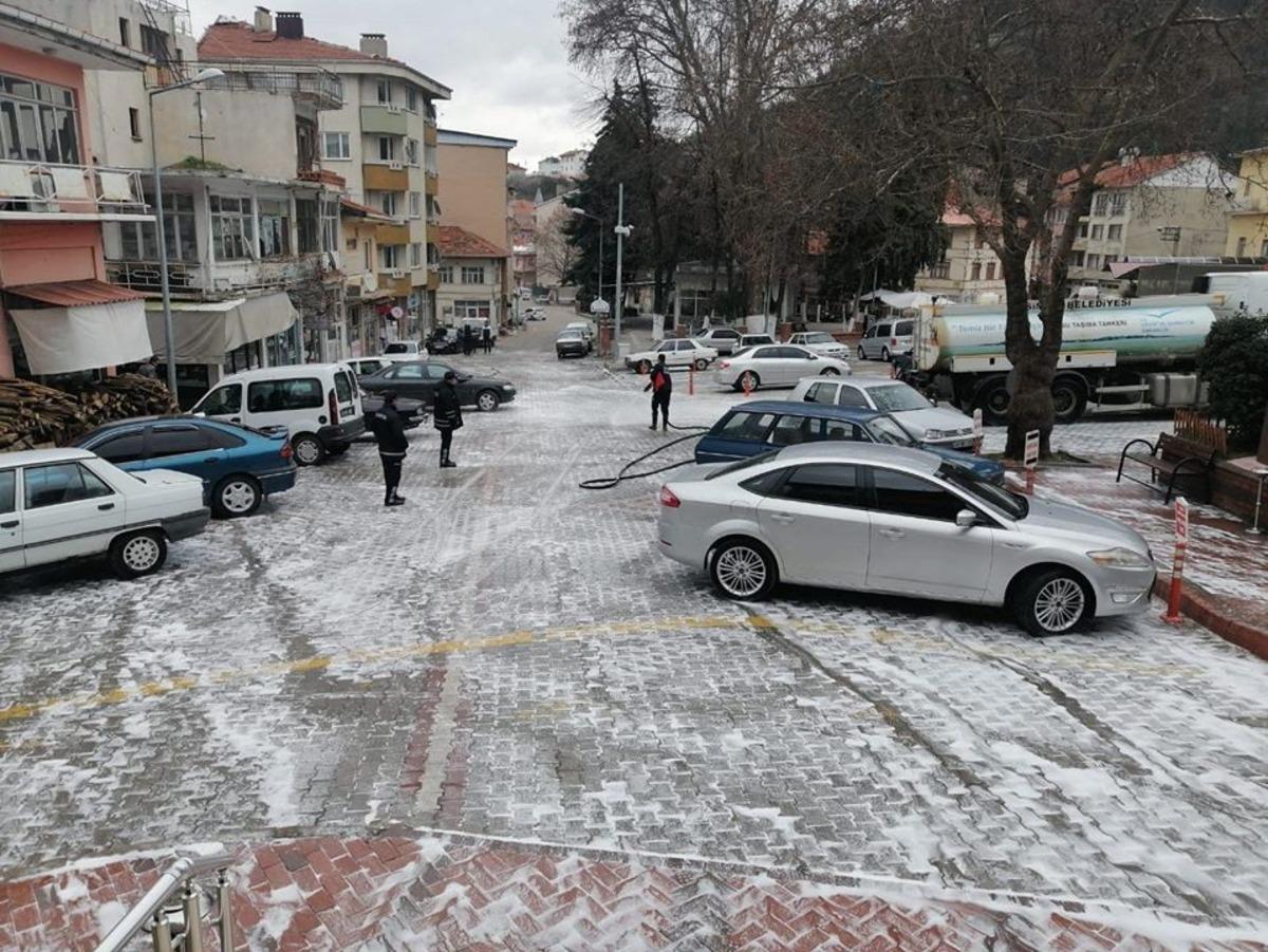 Simav&rsquo;da cadde ve sokaklara dezenfekte