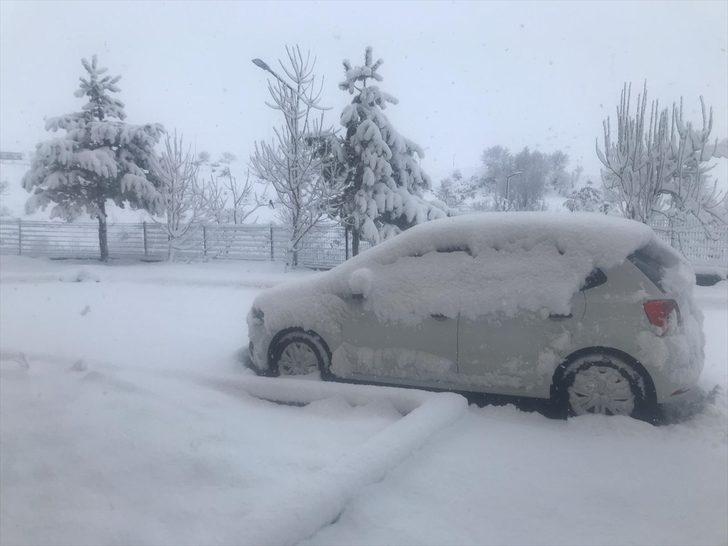 Doğu'daki 4 ilde kar nedeniyle 144 yerleşim biriminin yolu ulaşıma kapandı G2