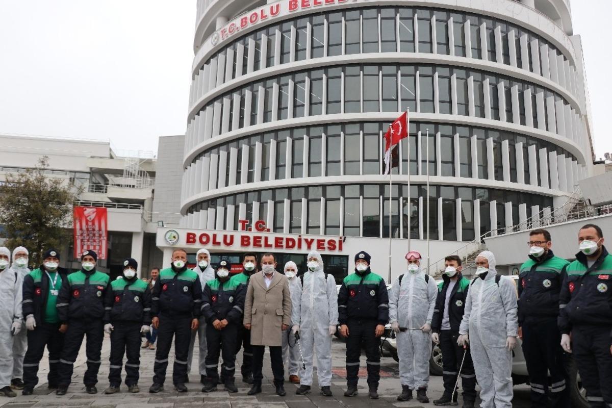 Bolu Belediyesi, korona vir&uuml;se karşı 50 kişilik temizlik timi kurdu