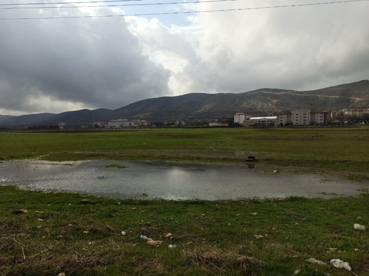 Gerc&uuml;ş&rsquo;te aşırı yağış ekili alanları vurdu