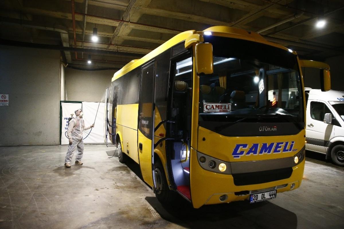 Otob&uuml;s terminalinde il&ccedil;e ara&ccedil;ları dezenfekte ediliyor