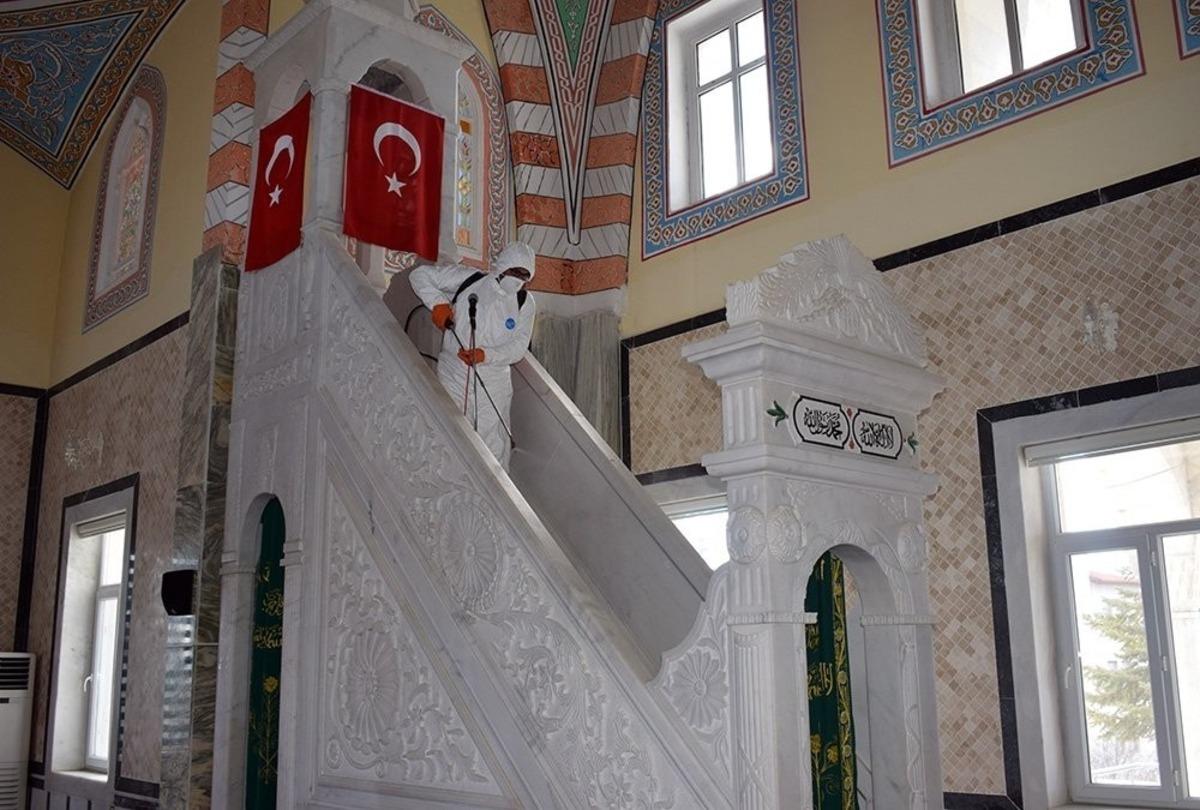 İscehisar&rsquo;da camiler dezenfekte edildi