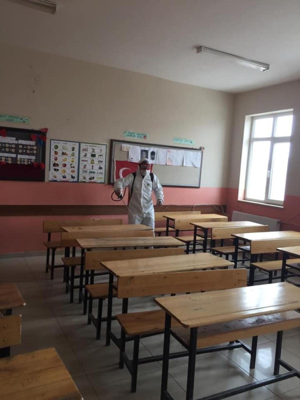 Saray Belediyesinden dezenfekte &ccedil;alışması