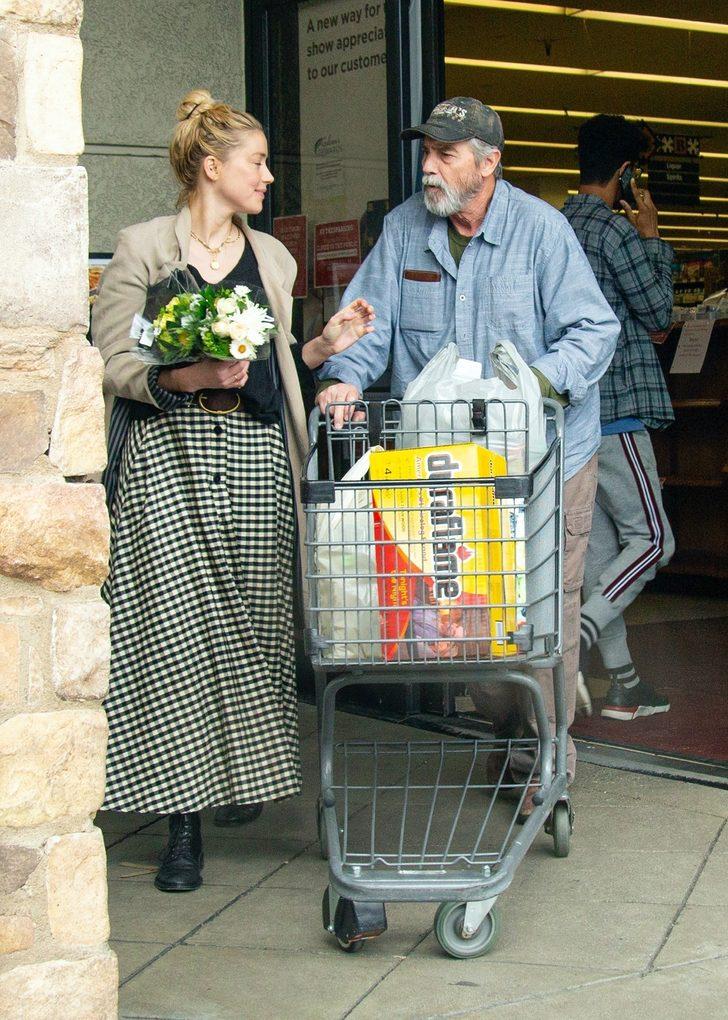 Dünyaca ünlü isimler de tuvalet kağıdına koştu G1