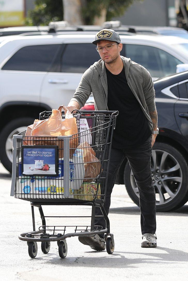 Dünyaca ünlü isimler de tuvalet kağıdına koştu G5