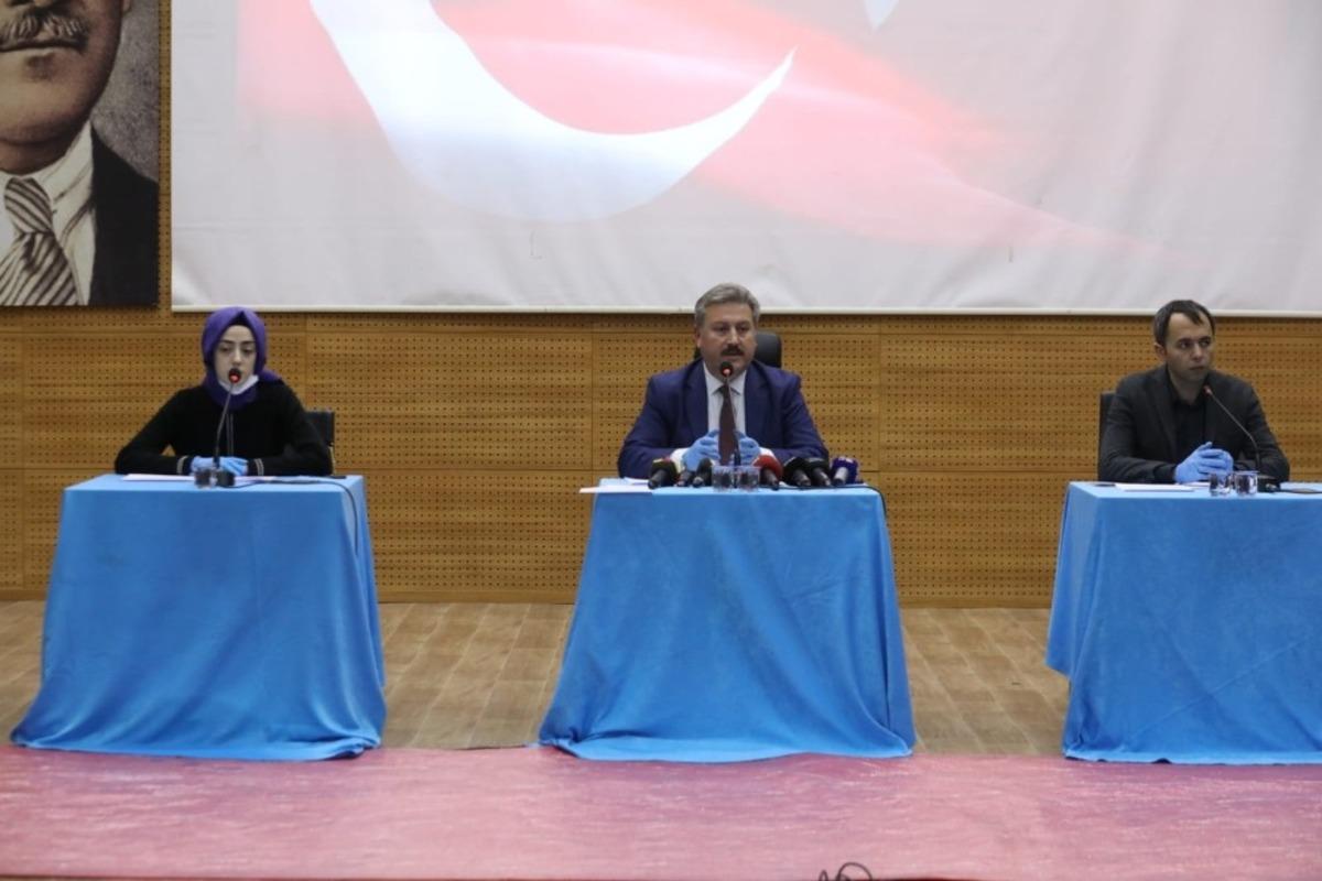 Başkan Palancıoğlu: "Otopark Y&ouml;netmeliği ile ilgili olarak işlemlerde yoğunluğun en aza indirilmesi &ouml;ng&ouml;r&uuml;lm&uuml;şt&uuml;r"