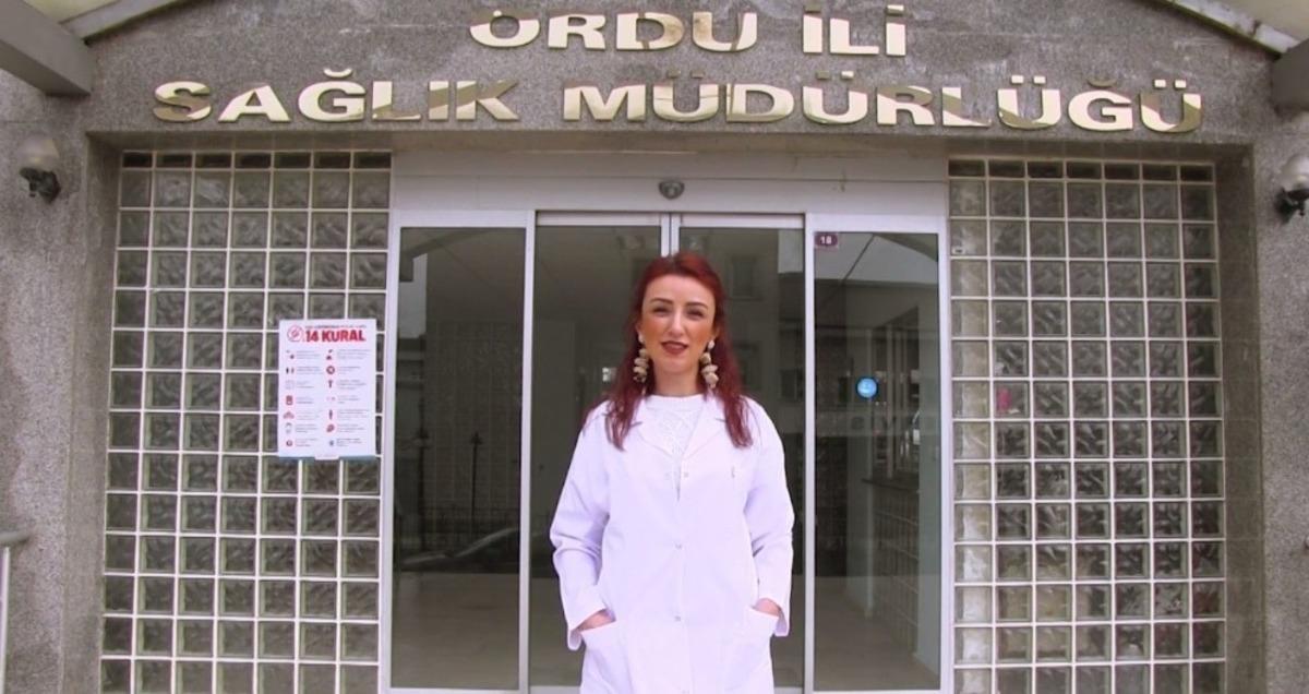 Sağlık &ccedil;alışanlarından &lsquo;evinde kal&rsquo; &ccedil;ağrısı