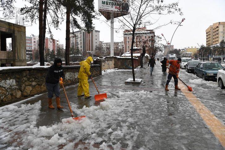 Muş Belediyesi karla mücadele ekipleri tekrar işbaşında G2