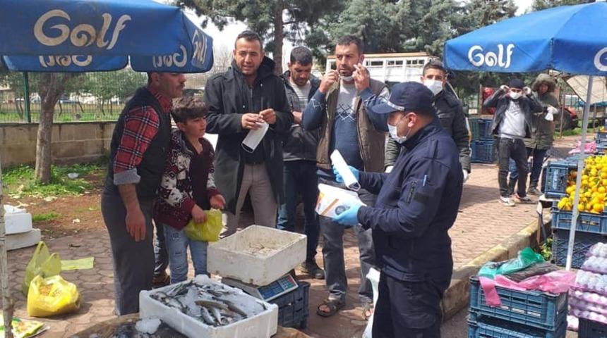 Kilis&rsquo;te pazar esnafına maske dağıtıldı