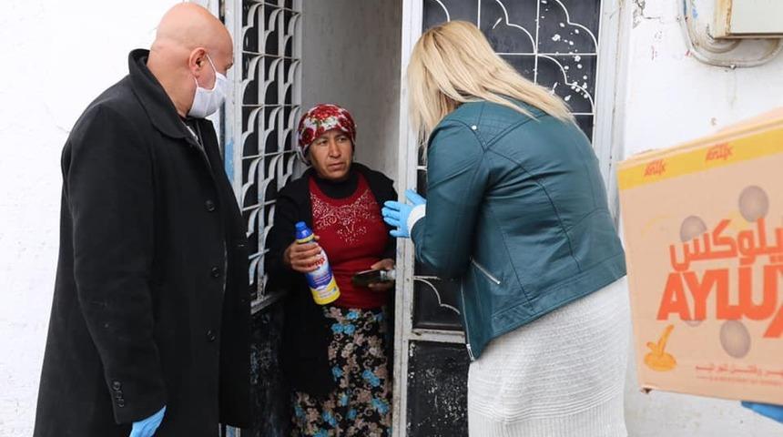 Kilis&rsquo;te &ccedil;amaşır suyu ve sıvı sabun dağıttı