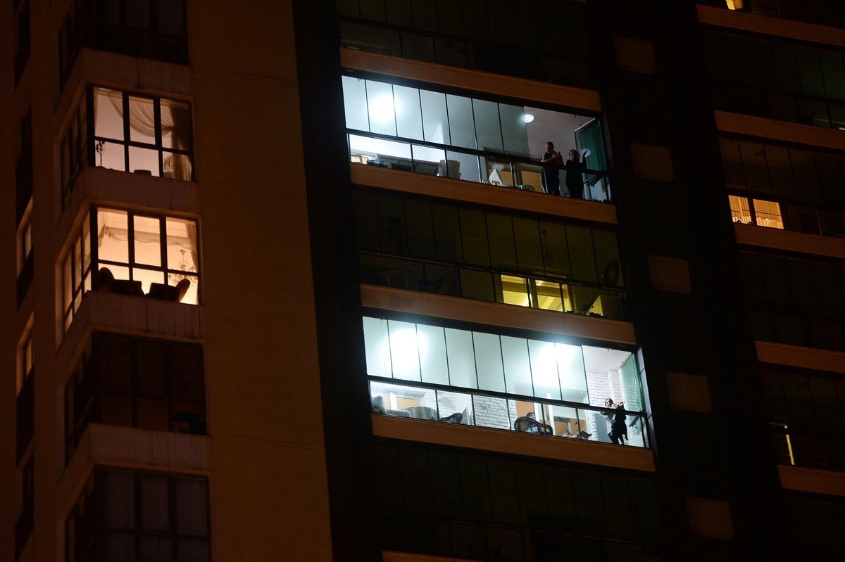 Sağlık &ccedil;alışanlarına alkışlı destek