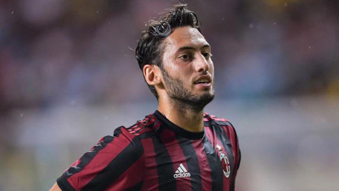 Hakan &Ccedil;alhanoğlu koronavir&uuml;s testinin sonucunu a&ccedil;ıkladı