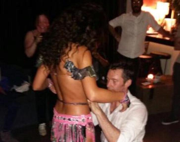 Hugh Jackman'dan göbek dansı G3