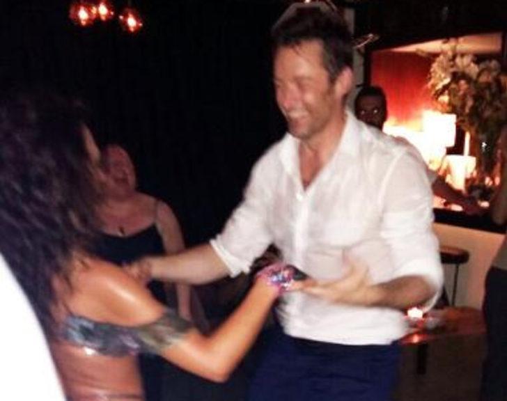 Hugh Jackman'dan göbek dansı G4