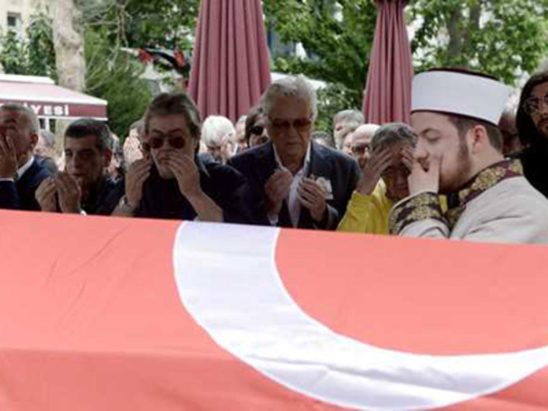 Sanat camiasından b&uuml;y&uuml;k vefasızlık