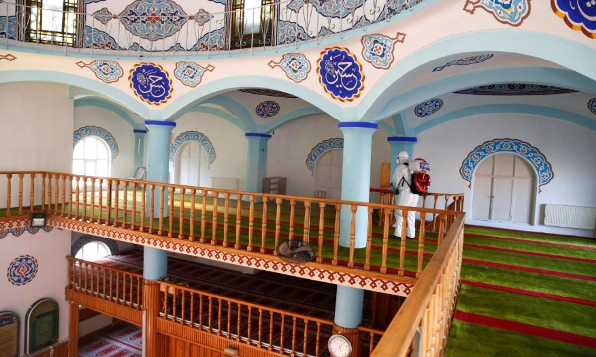 K&uuml;&ccedil;&uuml;k&ccedil;ekmece Belediyesi ekiplerinden &lsquo;evde kal&rsquo; &ccedil;ağrısı