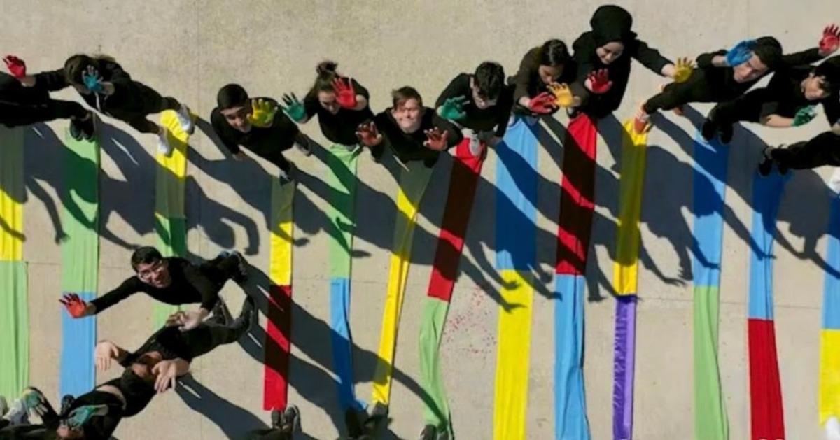 Aliağa&rsquo;da y&uuml;zleri g&uuml;l&uuml;mseten farkındalık