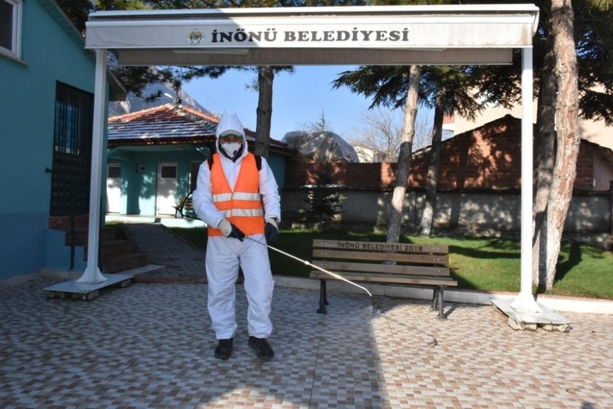 İn&ouml;n&uuml;&rsquo;de dezenfekte &ccedil;alışmaları aralıksız devam ediyor