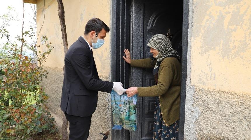 65 yaş ve &uuml;zeri vatandaşlara hijyen seti dağıtımı