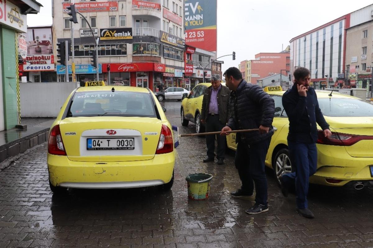 Taksicilerden Korona vir&uuml;s &ouml;nlemleri