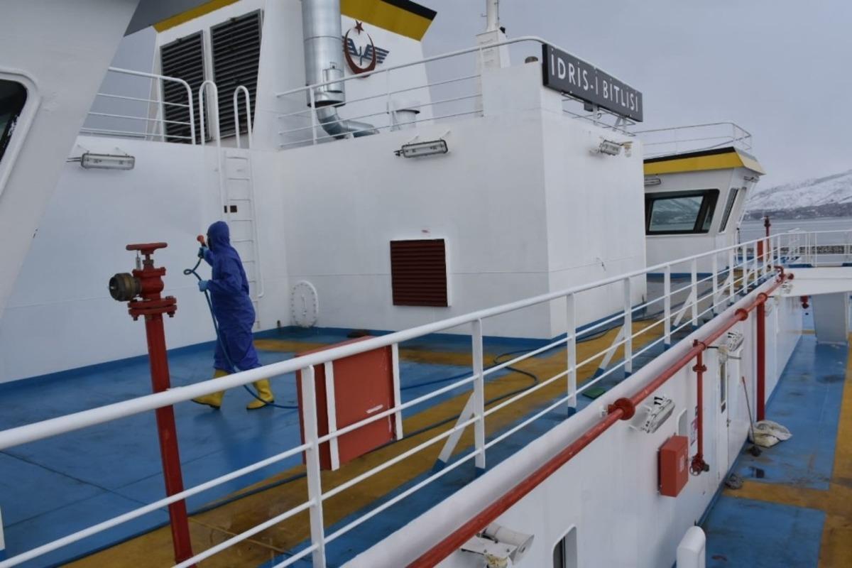 Tatvan&rsquo;da her yer dezenfekte ediliyor