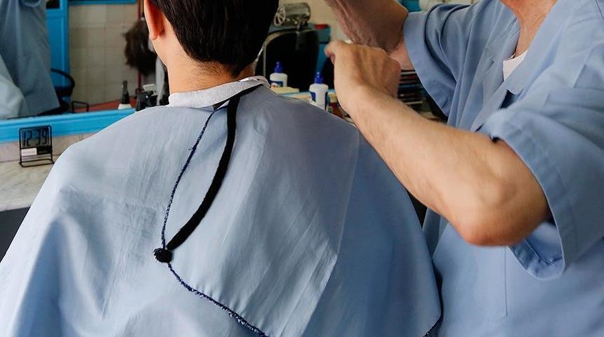 İ&ccedil;işleri Bakanlığı a&ccedil;ıkladı! Berber, kuaf&ouml;r ve g&uuml;zellik merkezleri kapatıldı