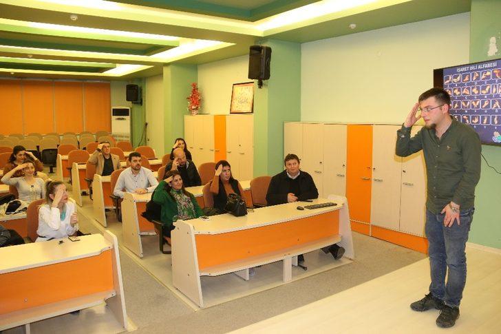 Atakum’da işitme engellilere görüntülü alışveriş desteği G4