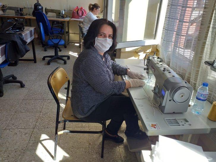 Ceyhan HEM’de günlük bin adet maske üretilmeye başlandı G2