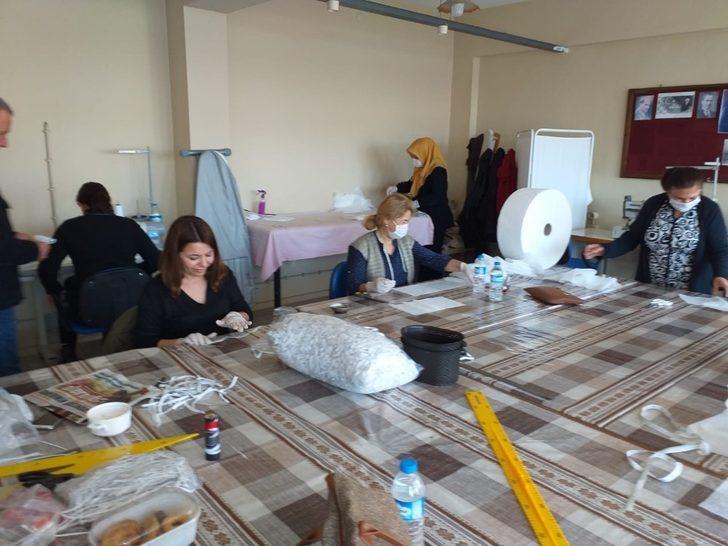 Ceyhan HEM’de günlük bin adet maske üretilmeye başlandı G3