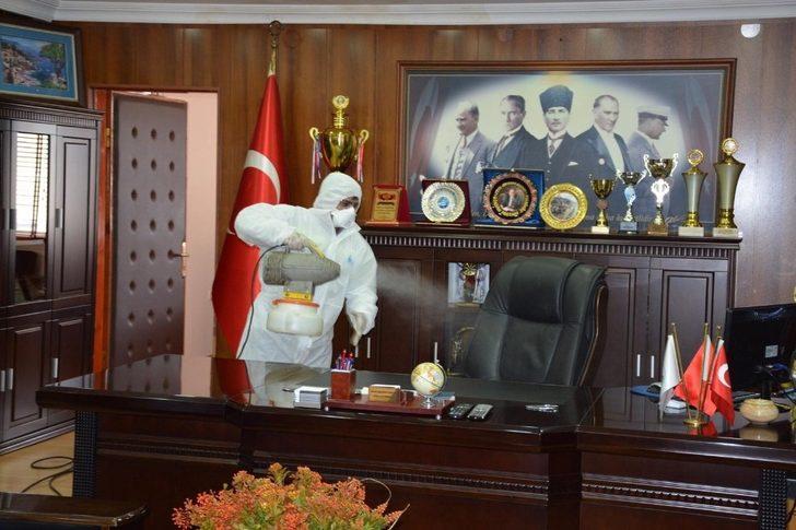 Gülüç Belediyesi her noktayı dezenfekte ediyor G2