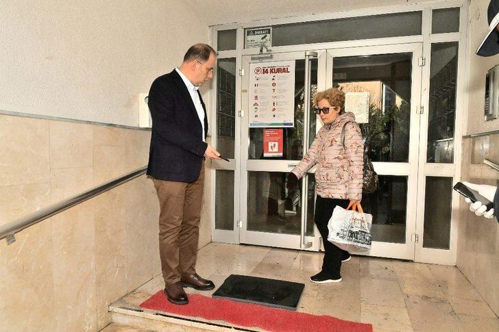 Beylikdüzü’nün 5 bin apartmanına dezenfektan paspas G3