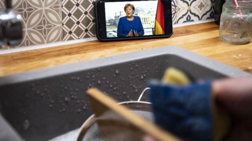 Almanya'da kritik pazar! Sokağa &ccedil;ıkma yasağı &uuml;lke geneline yayılabilir