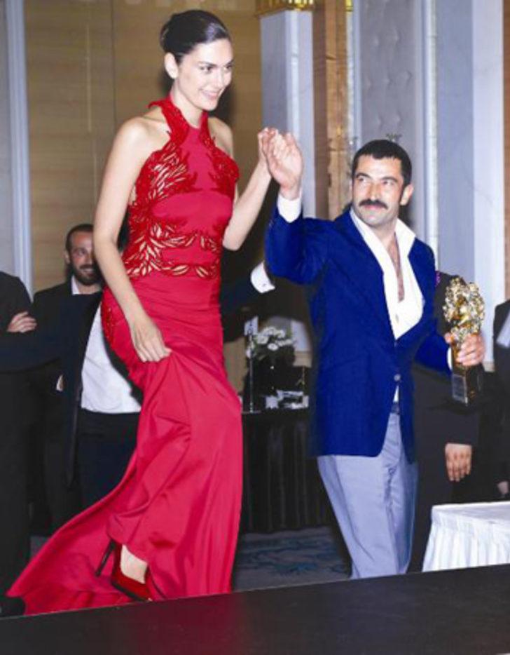 Bergüzar Korel geceye damga vurdu G4