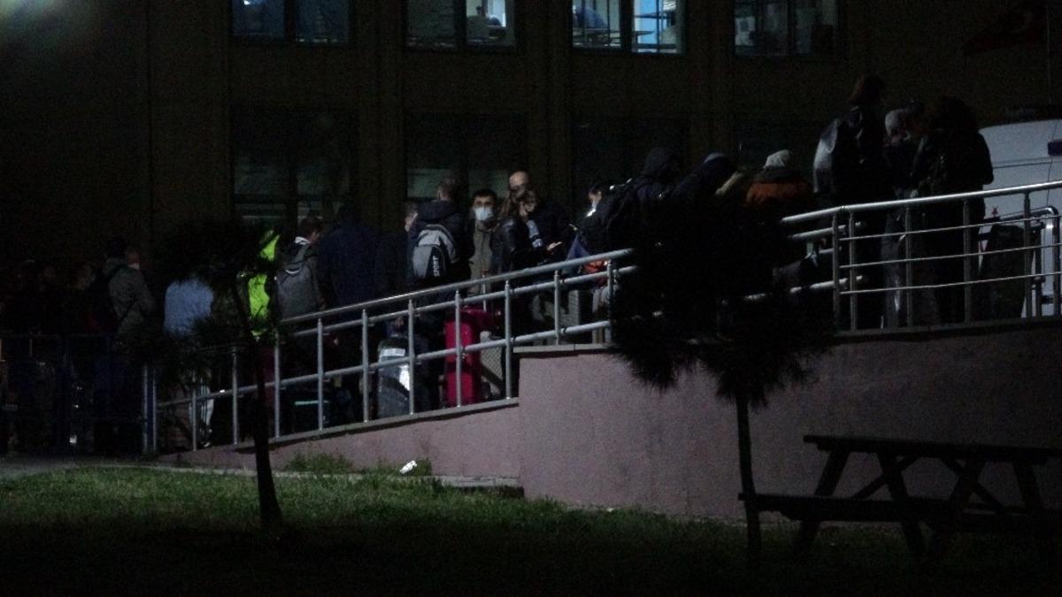 &Ccedil;avuşoğlu'nun a&ccedil;ıklaması sonrası harekete ge&ccedil;ildi! 74 &ouml;ğrenci &Ccedil;orlu'da karantinaya alındı