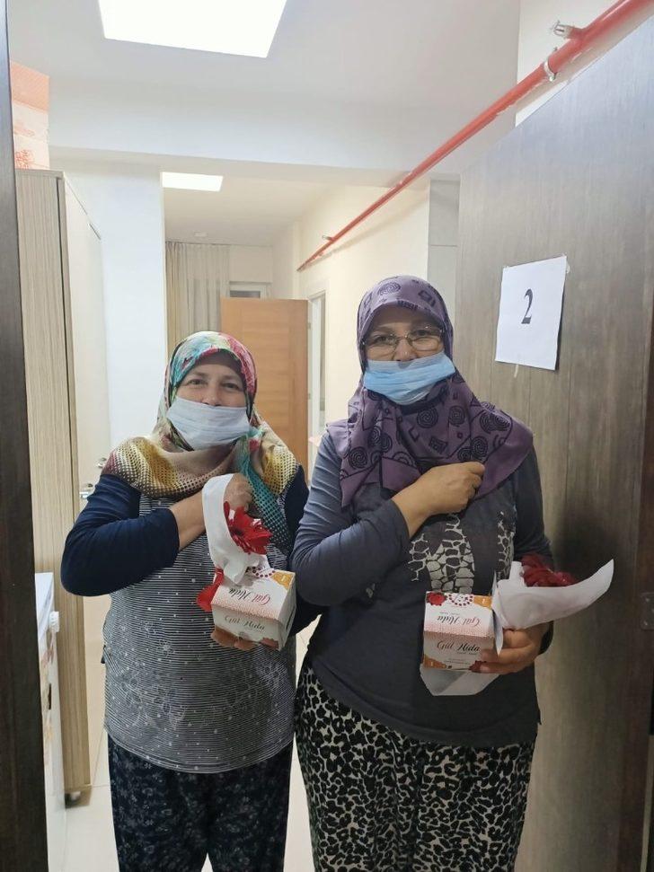 Karantinadaki umrecilere kandil simidi dağıtıldı G1