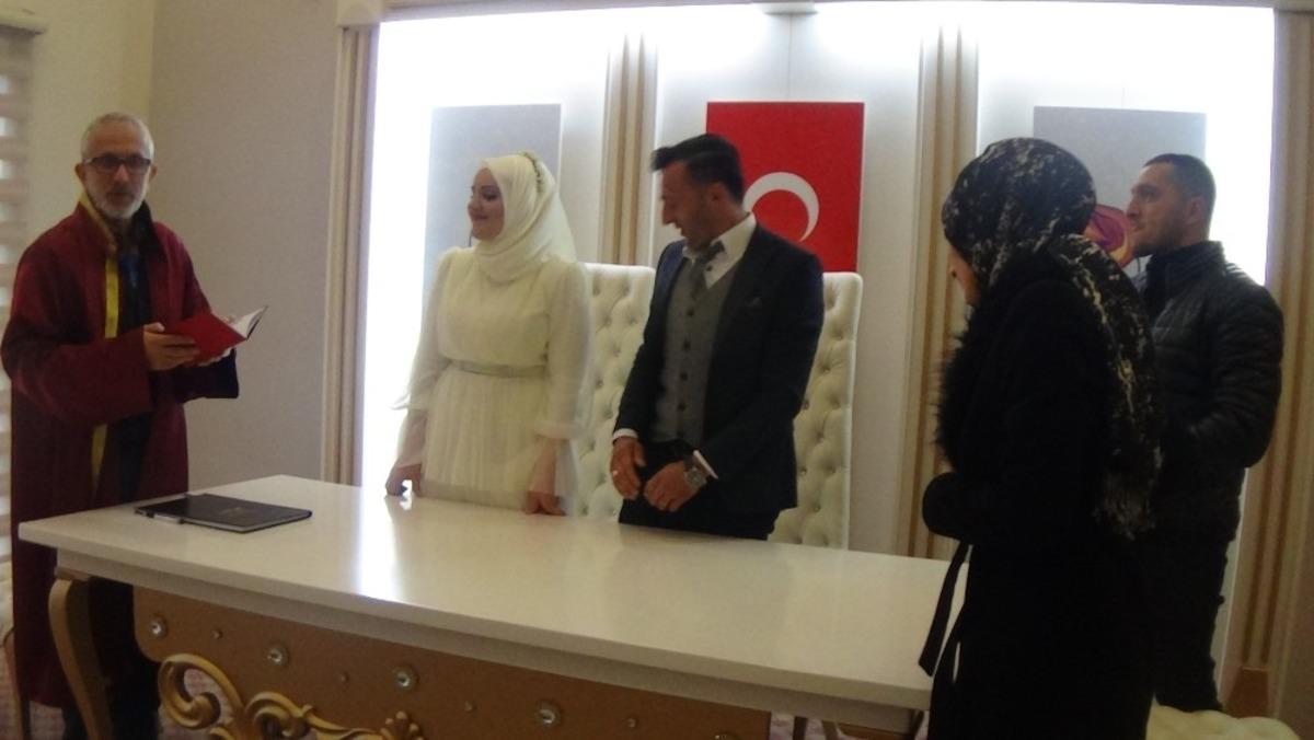 İneg&ouml;l&rsquo;de d&uuml;ğ&uuml;nler ertelendi, nikahlara ise ayarlama getirildi