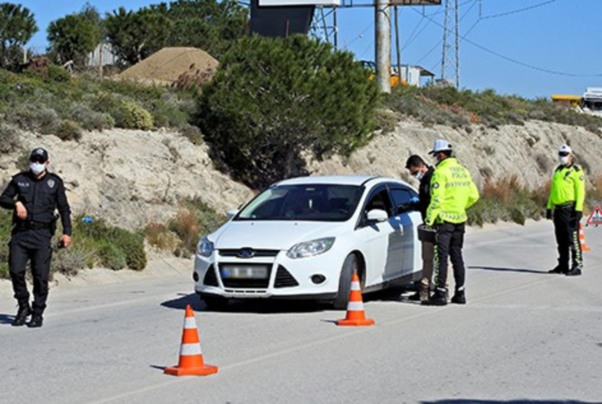 &Ccedil;eşme polisinden vir&uuml;s &ouml;nlemli kontrol