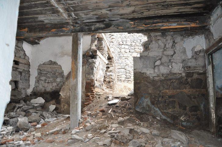 Tarihi Ahmet Tevfik Paşa Konağı’nın son durumu içler acısı! G2