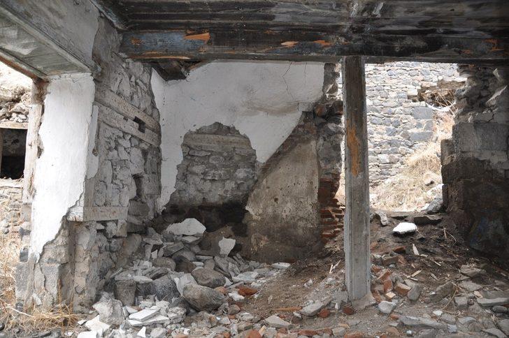 Tarihi Ahmet Tevfik Paşa Konağı’nın son durumu içler acısı! G3