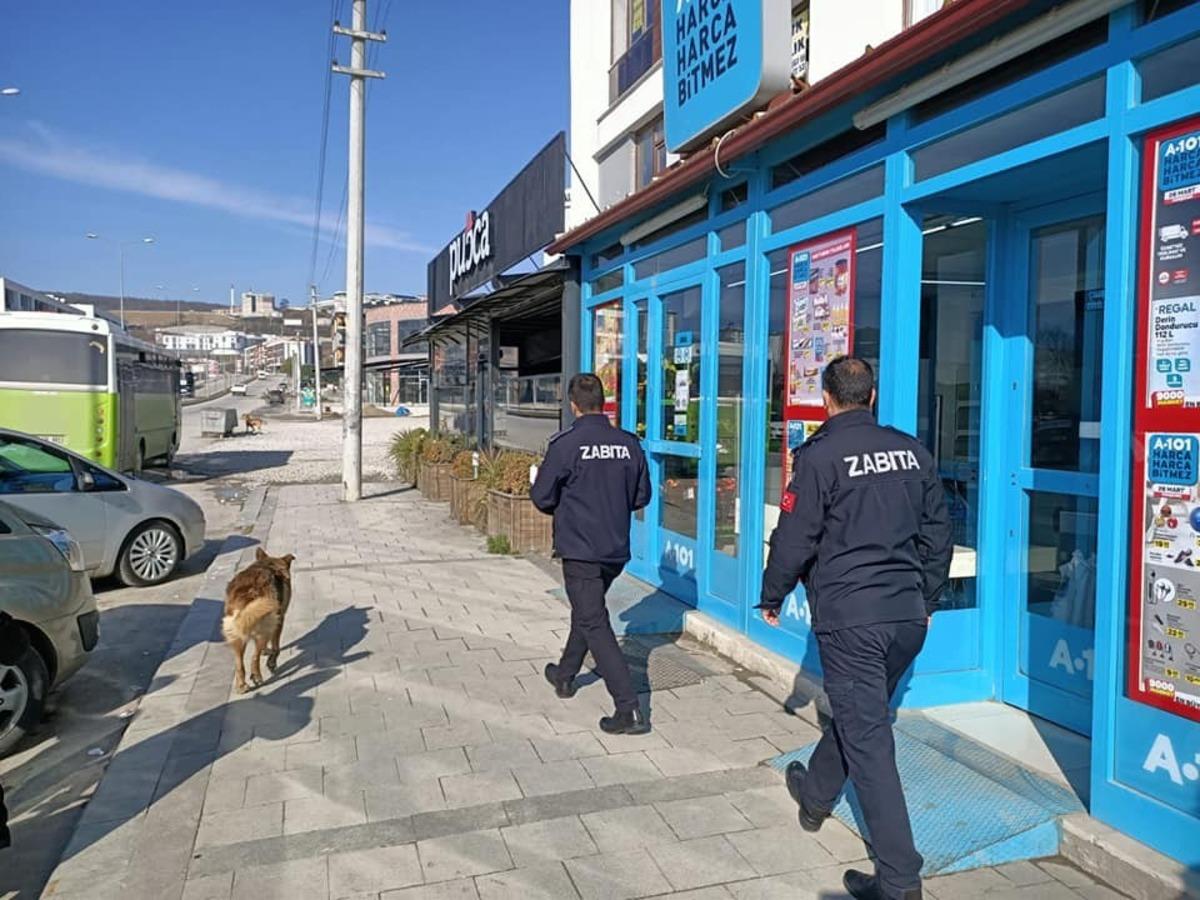 Zabıta ekipleri &ccedil;alışmalarını s&uuml;rd&uuml;r&uuml;yor
