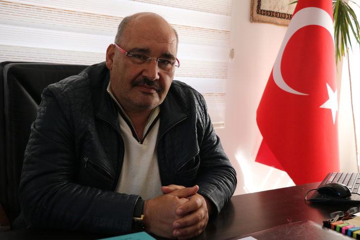 Muhtar, sokağa çıkamayan mahallelinin ihtiyacını bisikletiyle karşılıyor G4