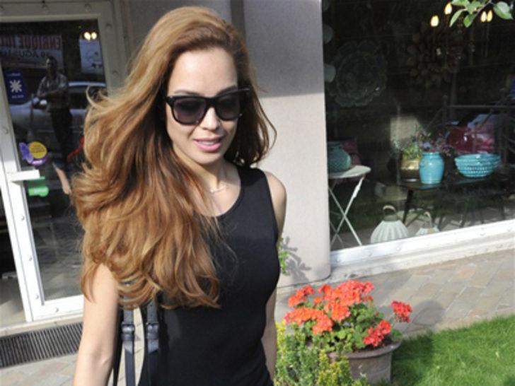 Azra Akın iddialara karşı sessiz kaldı G2