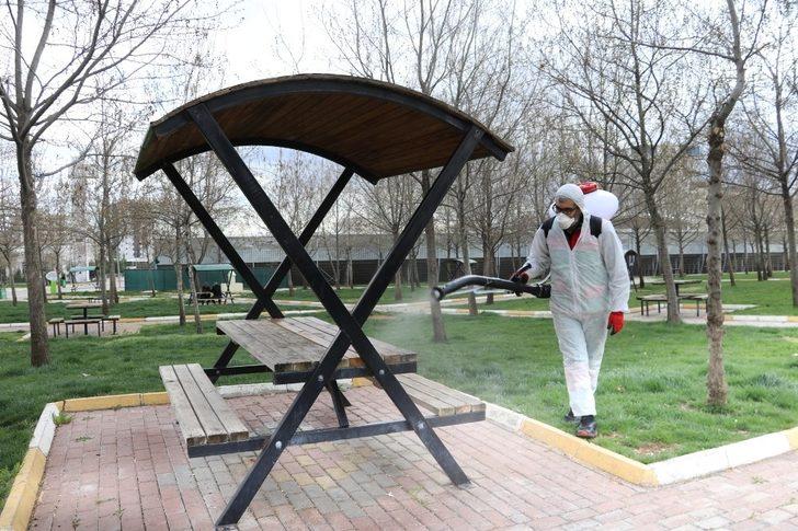 Karaköprü’de 116 park dezenfekte edildi G3