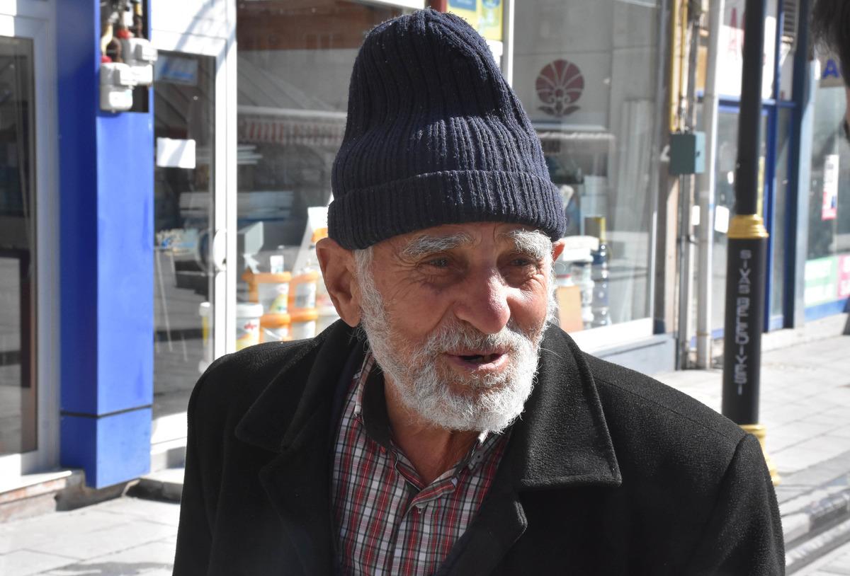  'Evde kimse yok' dedi, dışarıya &ccedil;ıktı