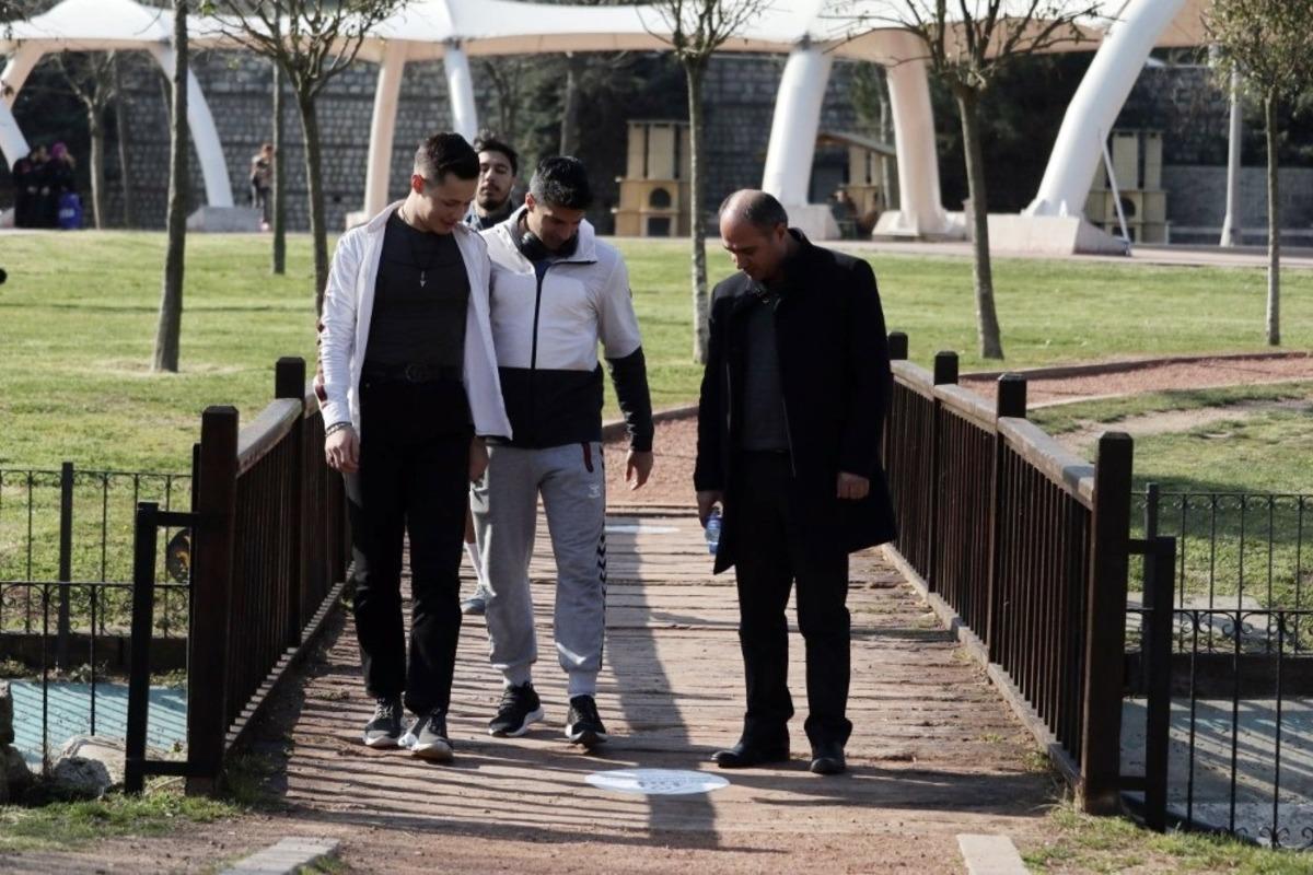 Kağıthane Belediyesi&rsquo;nden vatandaşlara &lsquo;evde kal&rsquo; &ccedil;ağrısı