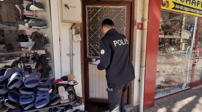 A&ccedil;ık olan kıraathane kapatıldı