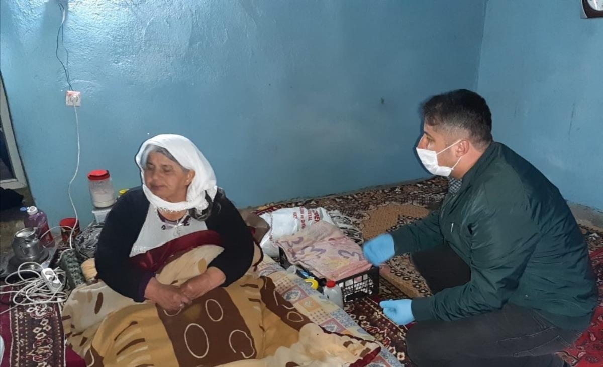 Uludere Kaymakamlığı yaşlıların ihtiya&ccedil;larını karşılıyor