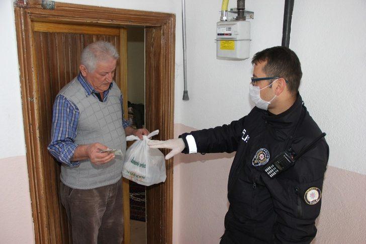 Emniyet’ten sokağa çıkma kısıtlaması bulunan vatandaşlara hizmet G2