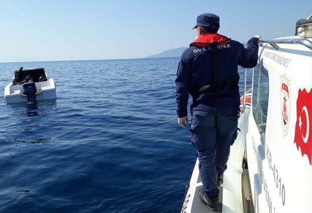 İzmir açıklarında 30 sığınmacı yakalandı